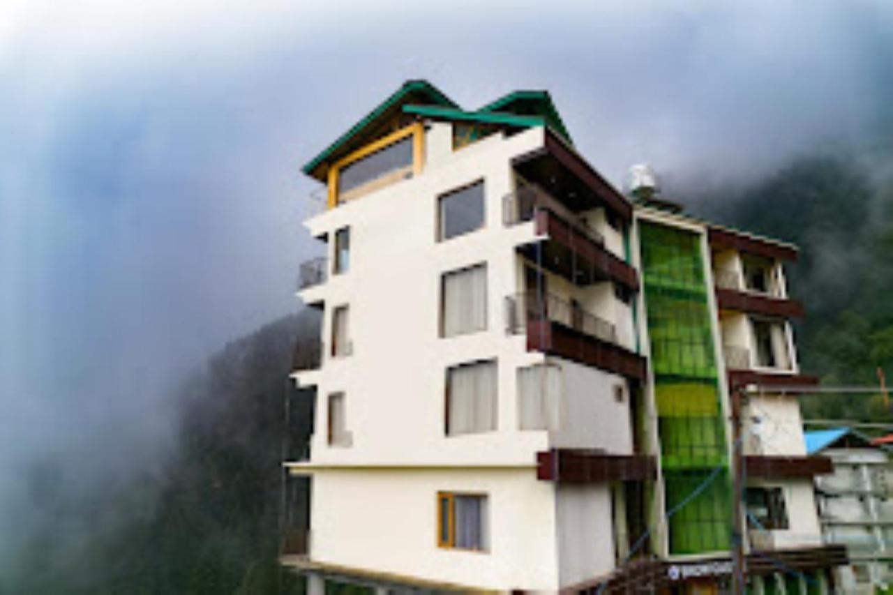 Hotel Snow Castle Dalhousie Exteriör bild